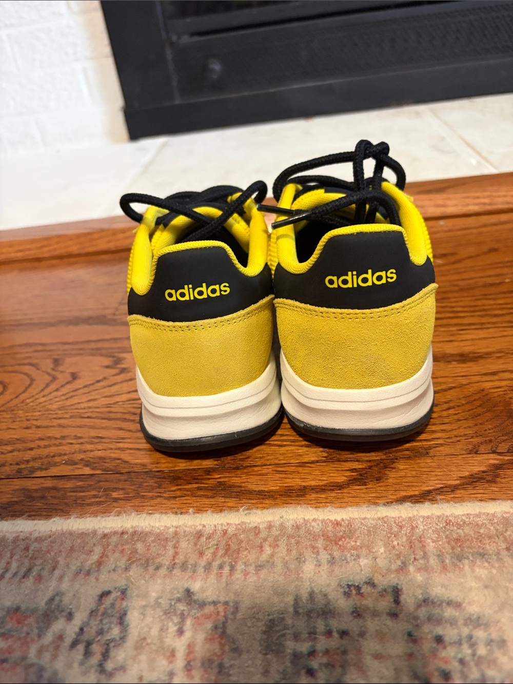 adidas Yellow and Black Retro-Style Men's Sneakers nwot - Picture 2 of 3